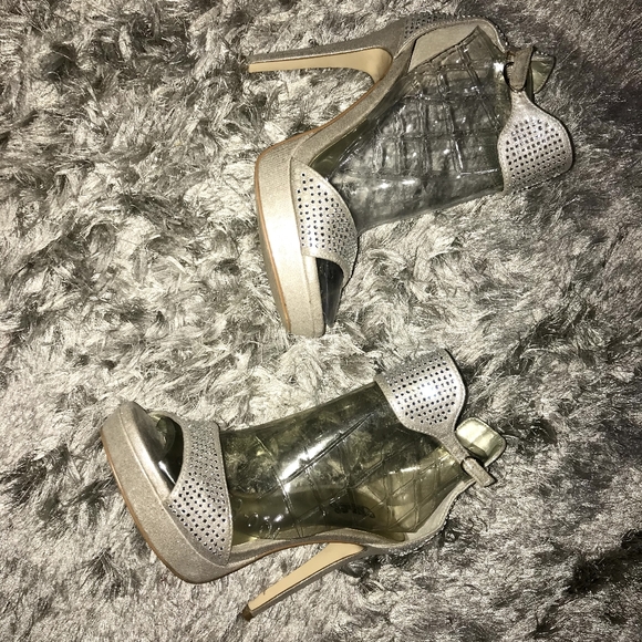 Carlos Santana Shoes - Carlos Santana Silver Heels